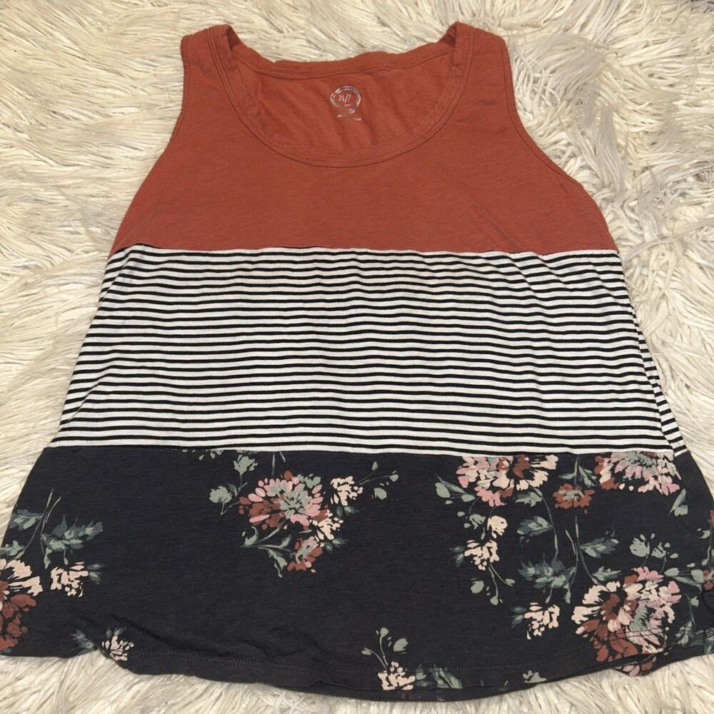 Maurice’s Medium Womens Coral Pink And Grey Colorblock Floral Striped Tank Top